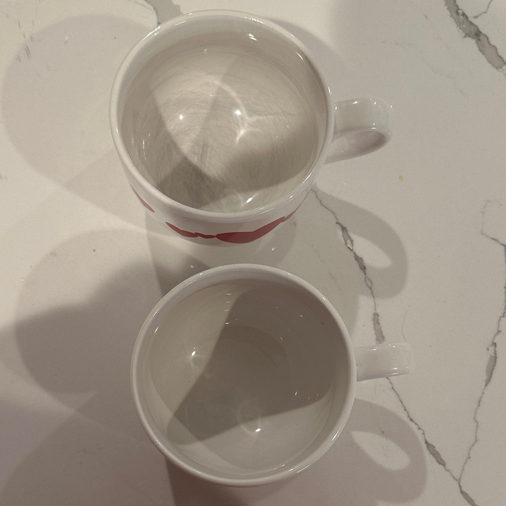 Vintage Set of Red Heart Ceramic Mugs (2) - Picture 4 of 12